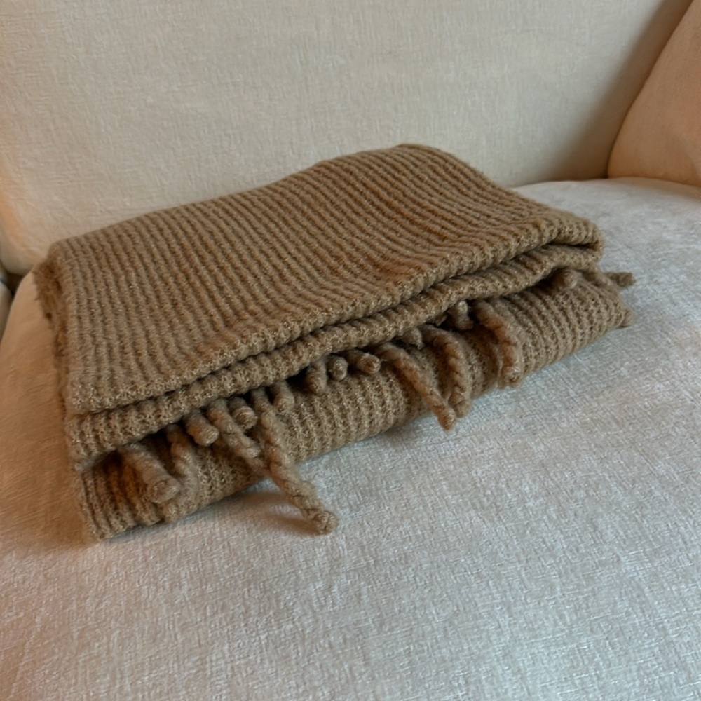 π Free π People Scarf Beige - Picture 10 of 12